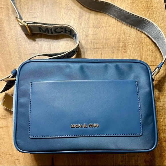 NWT Michael Kors Jet Set Blue Large Nylon Gabardine Crossbody Bag w/ Logo Strap - Picture 12 of 16